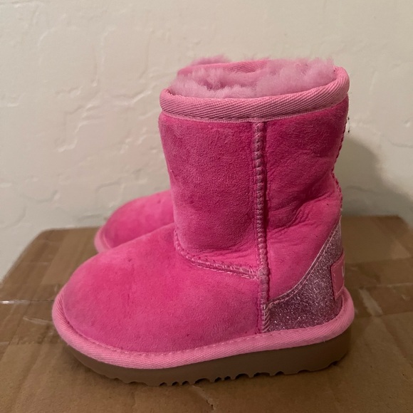 Toddler Girl Uggs - Picture 7 of 7